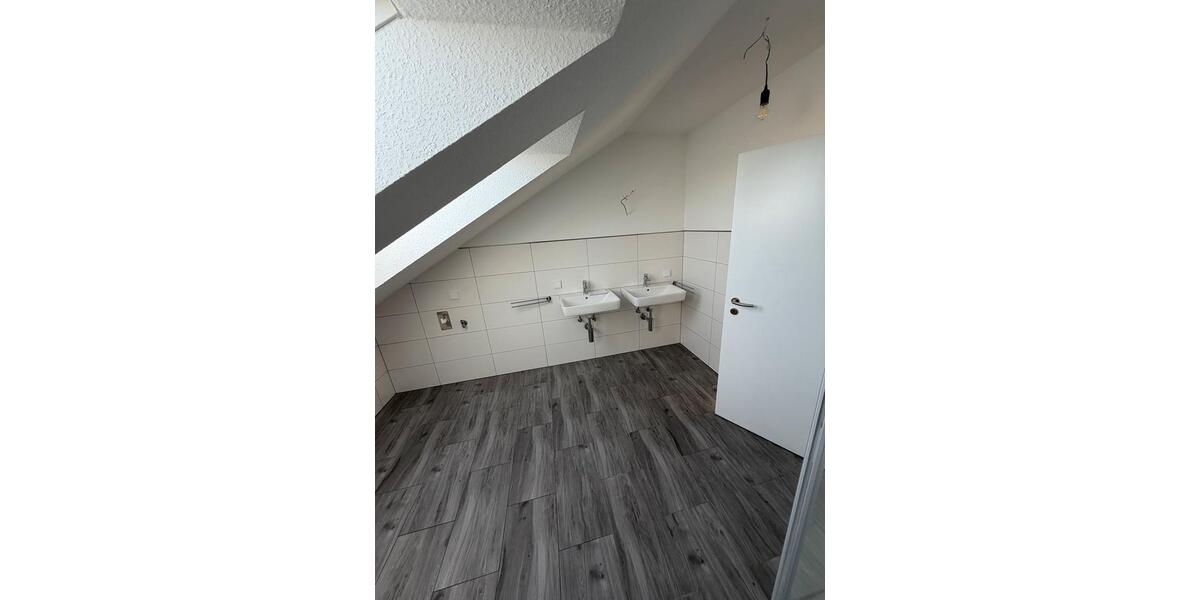 Dachgeschoßwohnung Grünberg - 1 Zimmer, 92 m&sup2;, 1.150&euro; | Angebot:26336177