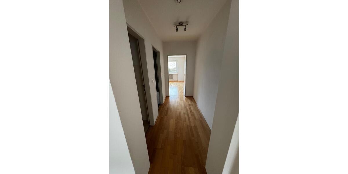 Hochparterre Grafing bei München - 3.5 Zimmer, 84 m&sup2;, 1.270&euro; | Angebot:25987706