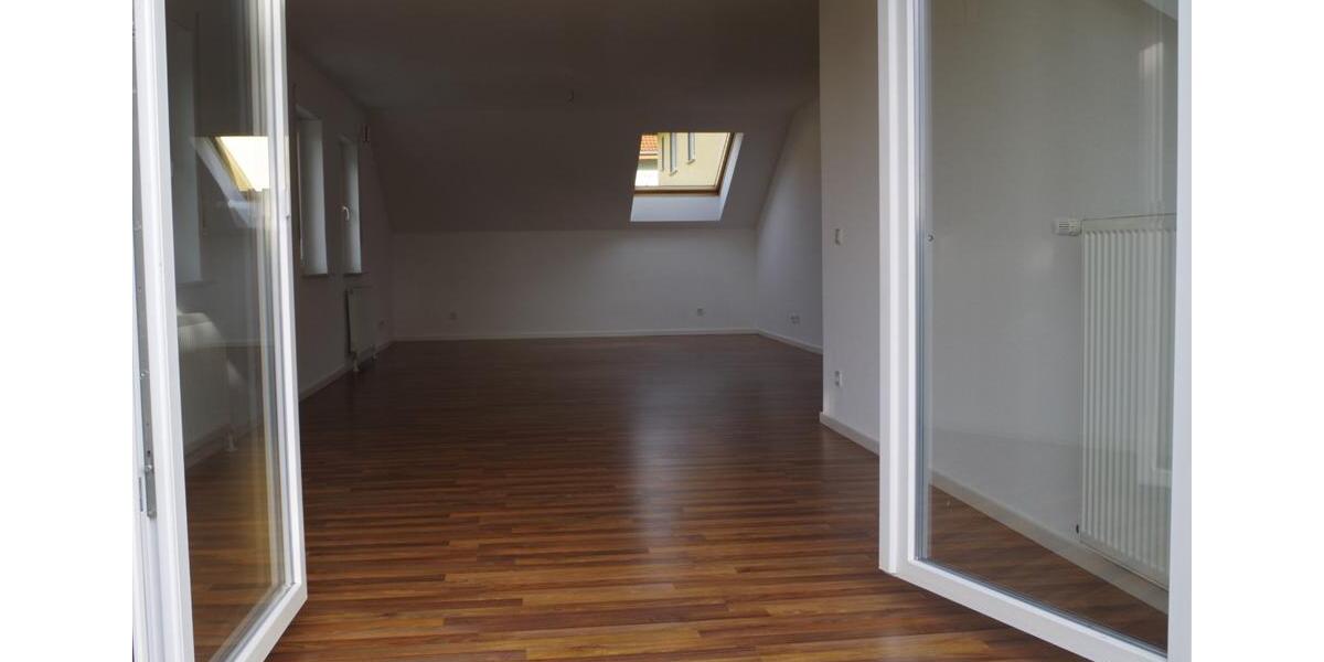 Dachgeschoßwohnung Linden - 3 Zimmer, 98 m&sup2;, 980&euro; | Angebot:25168354