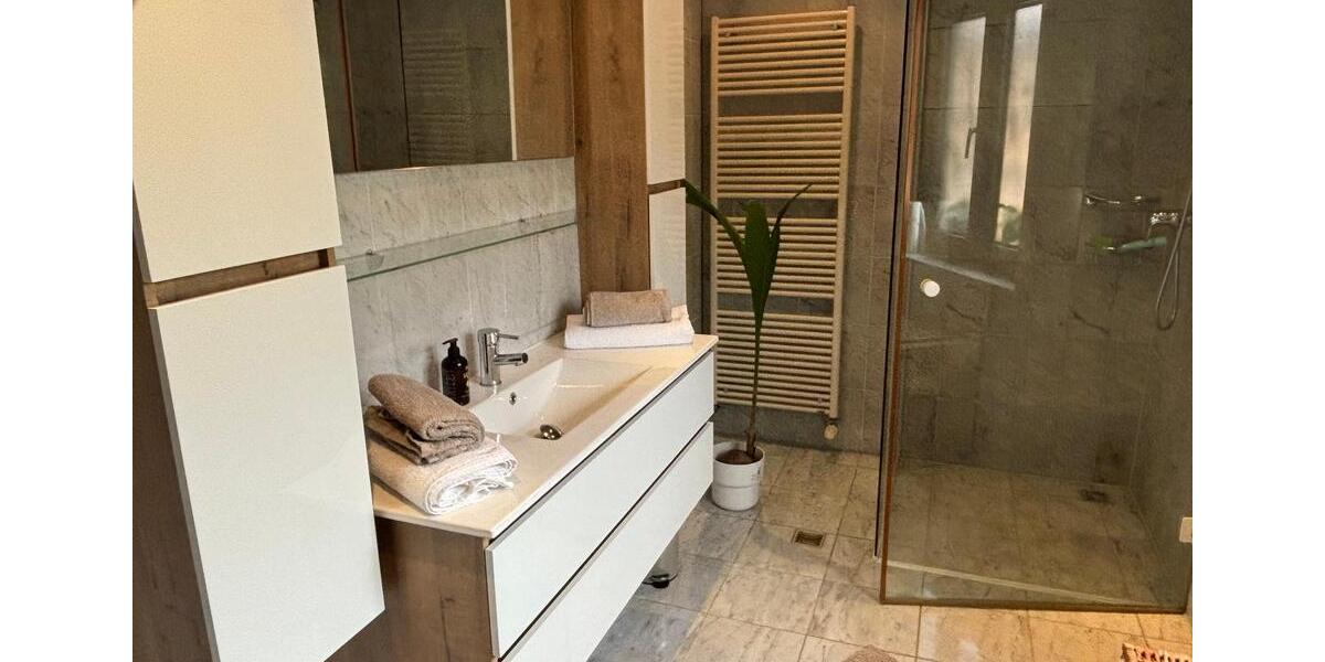 Bungalow Hersbruck - 3 Zimmer, 200 m&sup2;, 2.100&euro; | Angebot:25046991