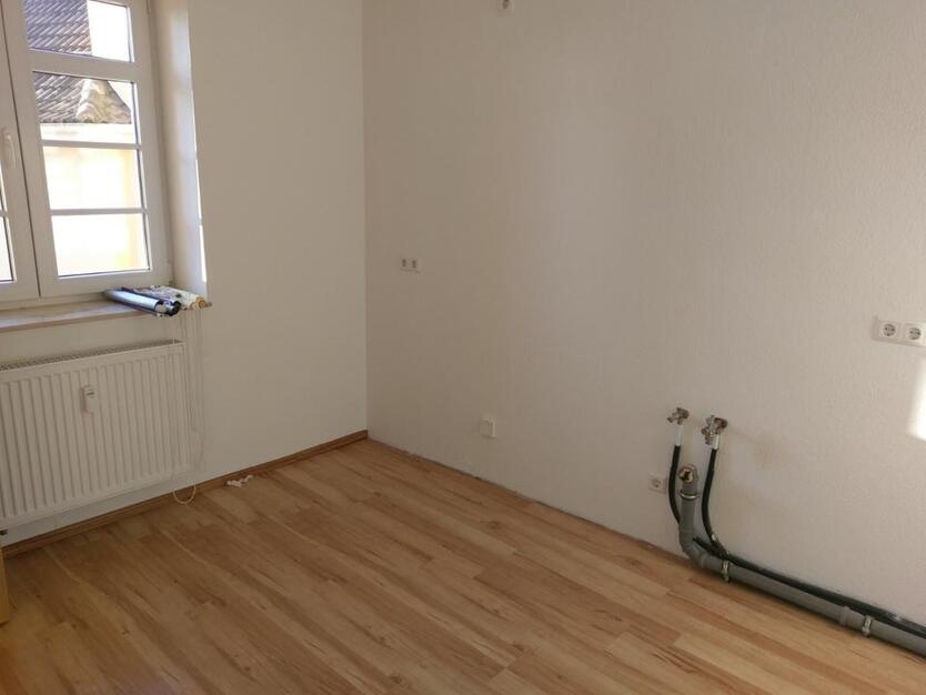 helle freundliche 2R Wohnung mit Balkon