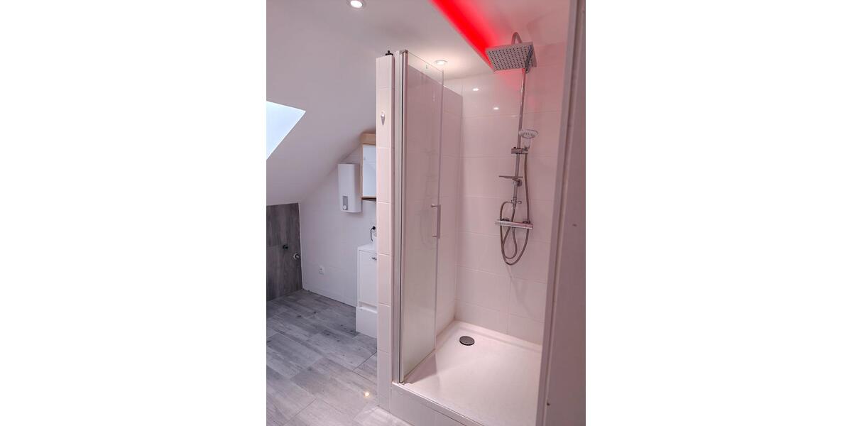 Dachgeschoßwohnung Crimmitschau - 3.5 Zimmer, 65 m&sup2;, 440&euro; | Angebot:25267386