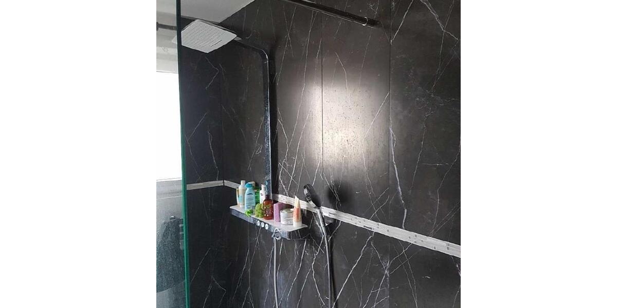 Geräumiges, freistehendes Haus mit zahlreichen Extras wartet auf Ihr Mietpreisangebot. 10 zimmer