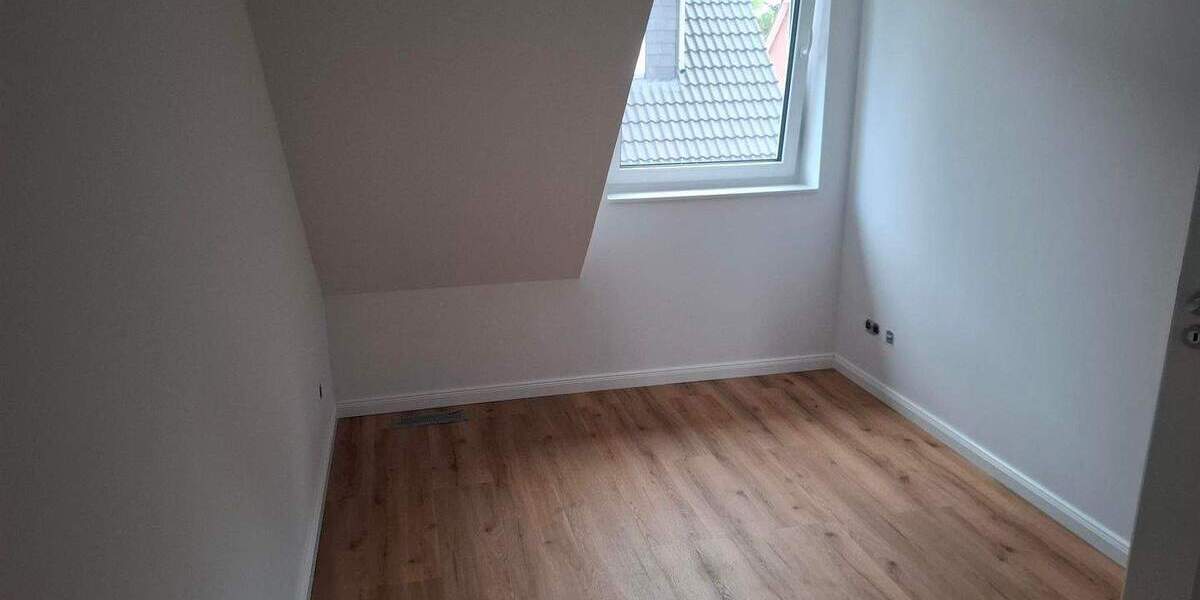 Doppelhaushälfte Quickborn - 5 Zimmer, 127 m&sup2;, 2.300&euro; | Angebot:23952098