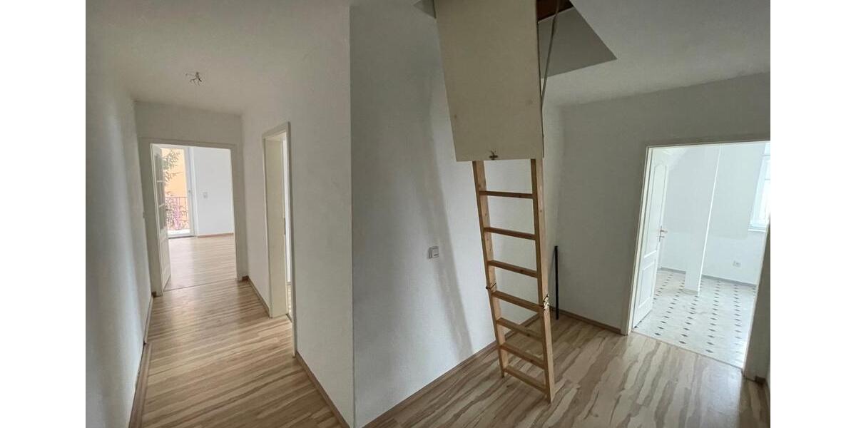 Dachgeschoßwohnung Limbach-Oberfrohna Oberfrohna - 2 Zimmer, 66 m&sup2;, 470&euro; | Angebot:24691492