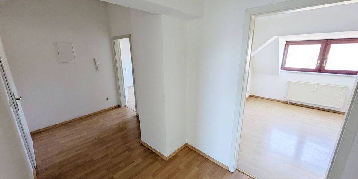 Etagenwohnung Zwickau Innenstadt - 2 Zimmer, 64 m&sup2;, 385&euro; | Angebot:26189805