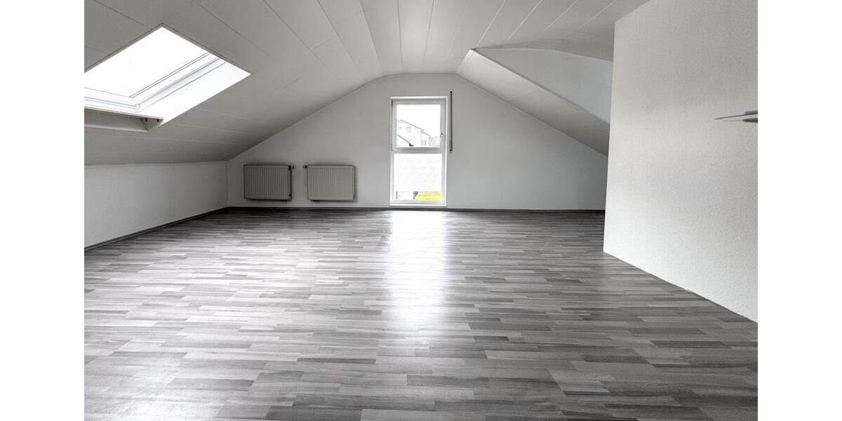 Dachgeschoßwohnung Rottweil - 3.5 Zimmer, 85 m&sup2;, 800&euro; | Angebot:25225429