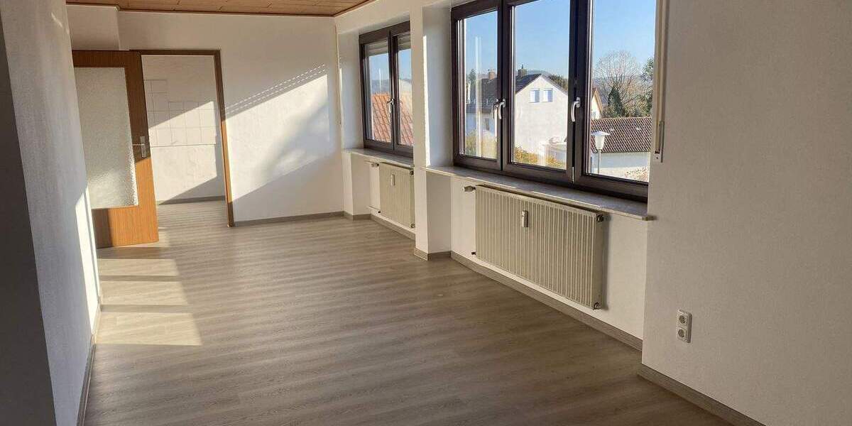 Etagenwohnung Rothenburg ob der Tauber Rothenburg - 3 Zimmer, 88 m&sup2;, 700&euro; | Angebot:25684380