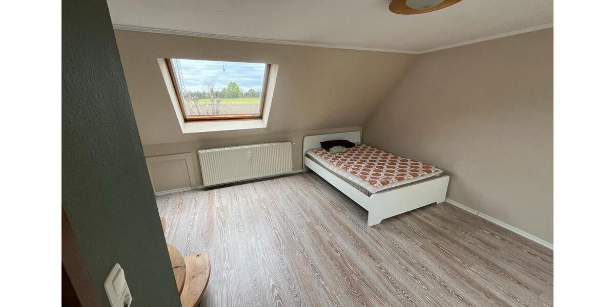 Dachgeschoßwohnung Tangstedt - 3 Zimmer, 60 m&sup2;, 1.000&euro; | Angebot:26609938