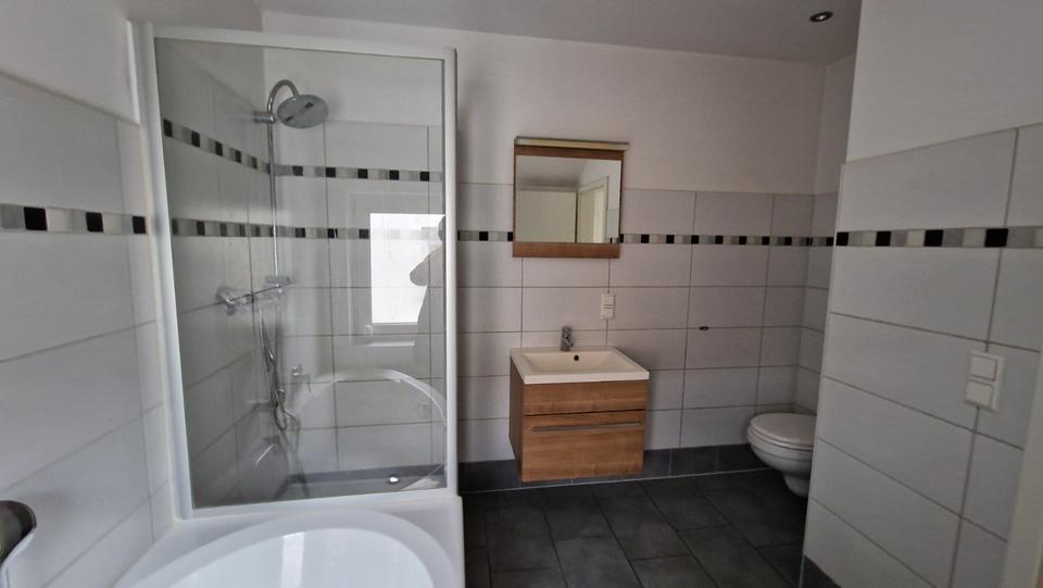 Dachgeschoßwohnung Weißenfels - 3 Zimmer, 80 m&sup2;, 480&euro; | Angebot:25080973