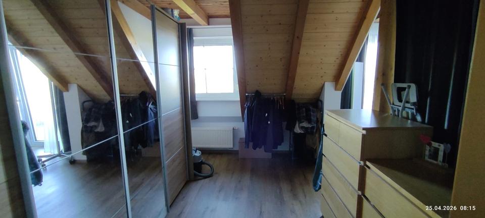 Dachgeschoßwohnung Üchtelhausen - 4 Zimmer, 140 m&sup2;, 900&euro; | Angebot:26506554
