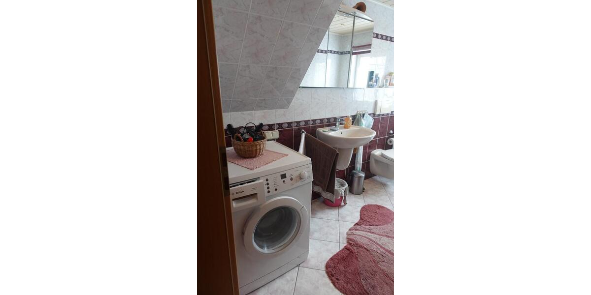 Helle und Ruhige 3-Raum-Wohnung im 2.OG (DG) 3 zimmer