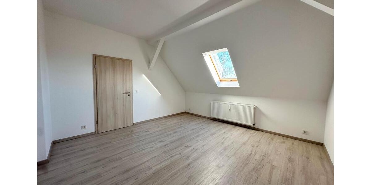 Dachgeschoßwohnung Hettstedt - 5 Zimmer, 105 m&sup2;, 620&euro; | Angebot:24747913
