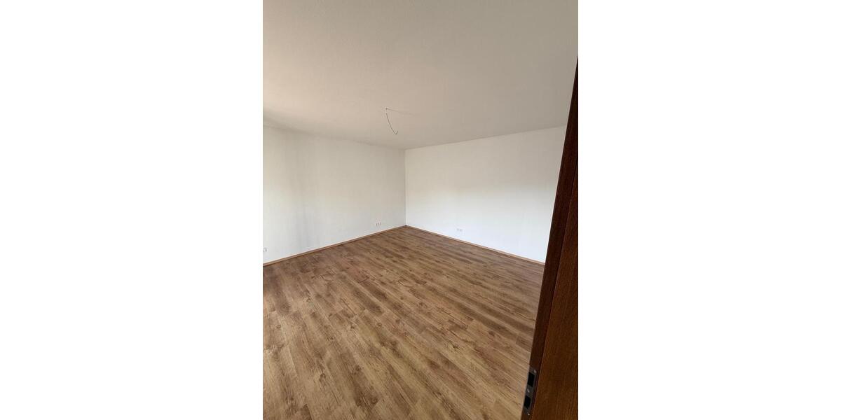 Etagenwohnung Riedstadt - 5.5 Zimmer, 120 m&sup2;, 1.450&euro; | Angebot:26250161