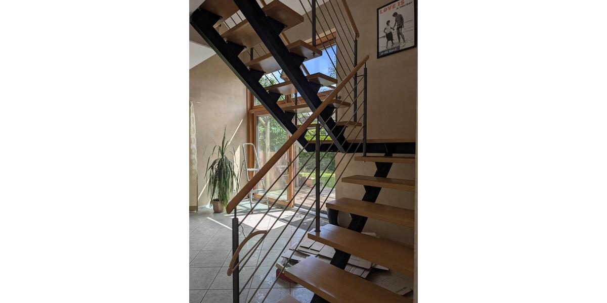 Einfamilienhaus mit Garten, Keller, Wärmepumpe & Photovoltaik in 6 zimmer