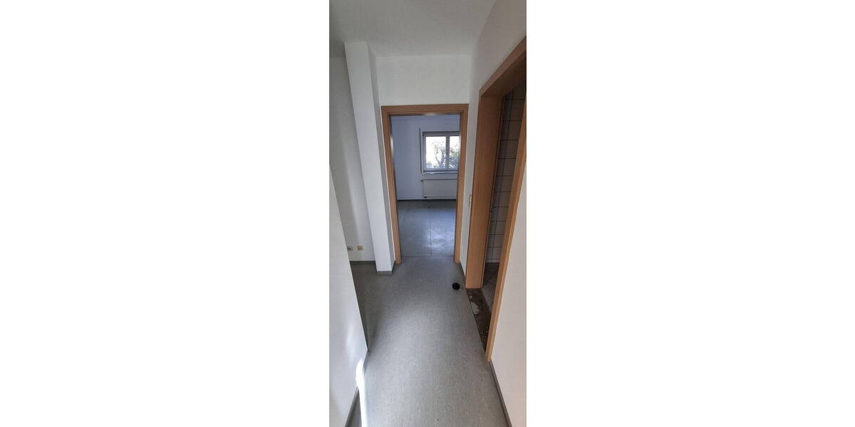 Etagenwohnung Bubenreuth - 3 Zimmer, 73 m&sup2;, 990&euro; | Angebot:25984370