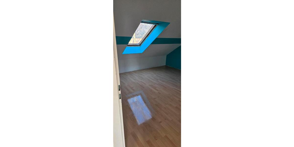 Dachgeschoßwohnung Köln Mülheim - 3 Zimmer, 80 m&sup2;, 910&euro; | Angebot:26039414