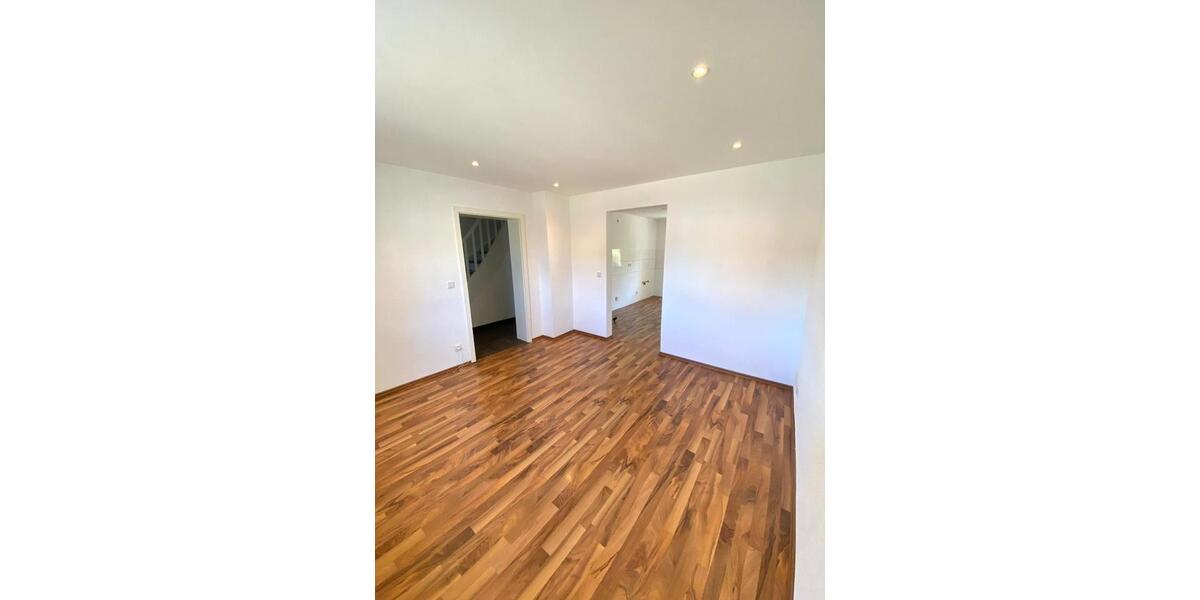 Reihenhaus Mannheim Herzogenried - 5 Zimmer, 118 m&sup2;, 1.800&euro; | Angebot:24876222