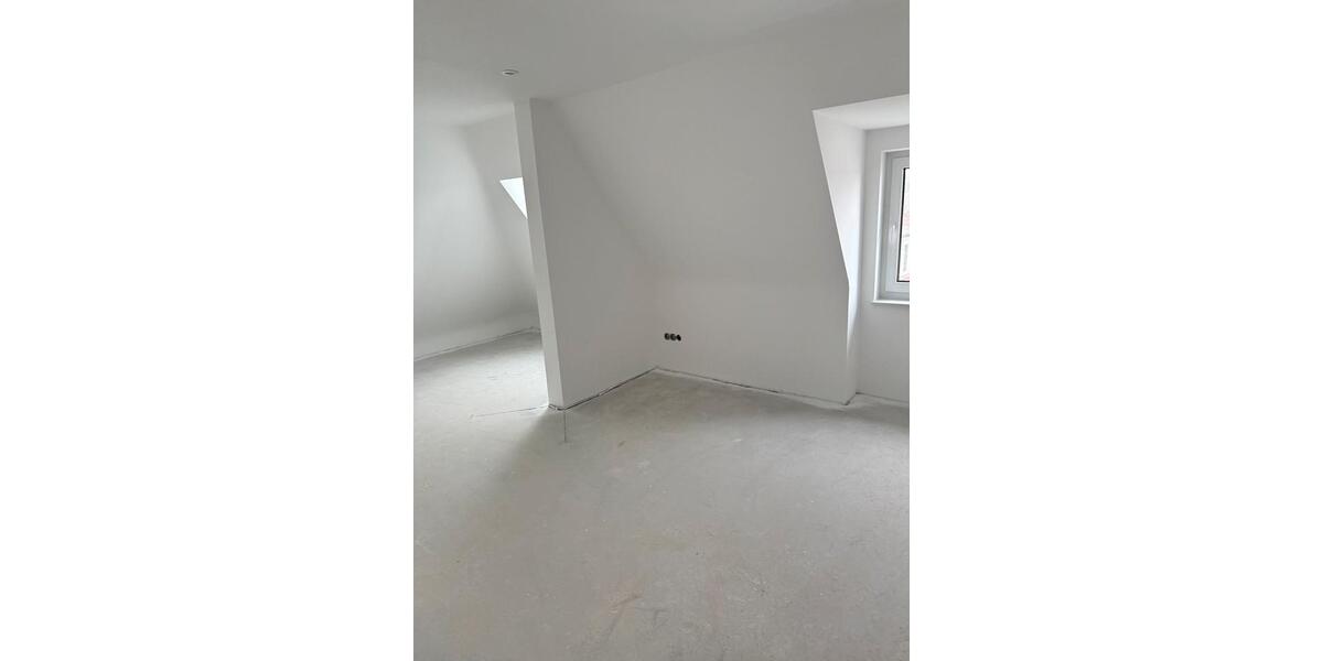 Dachgeschoßwohnung Bad Pyrmont - 3 Zimmer, 80 m&sup2;, 800&euro; | Angebot:24841335