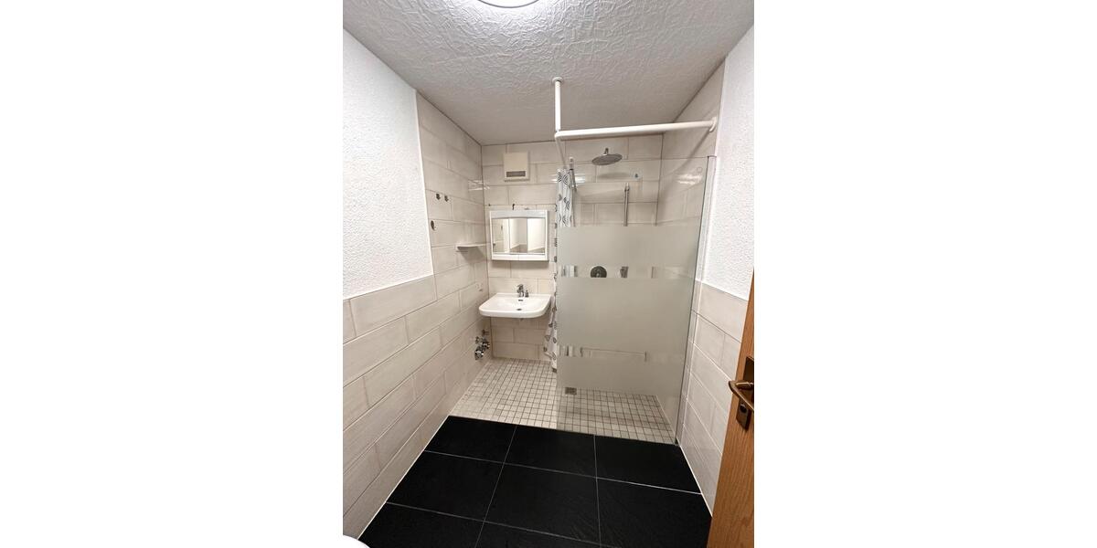 3-Zimmer-Wohnung mit Einbauküche, Terrasse & Garage – 78 m² 1 zimmer