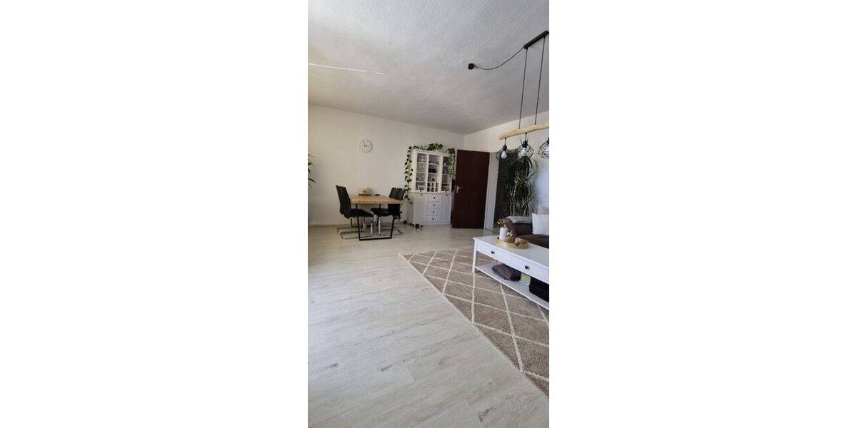 Etagenwohnung Göttingen Groß Ellershausen - 3 Zimmer, 102 m&sup2;, 900&euro; | Angebot:26797436