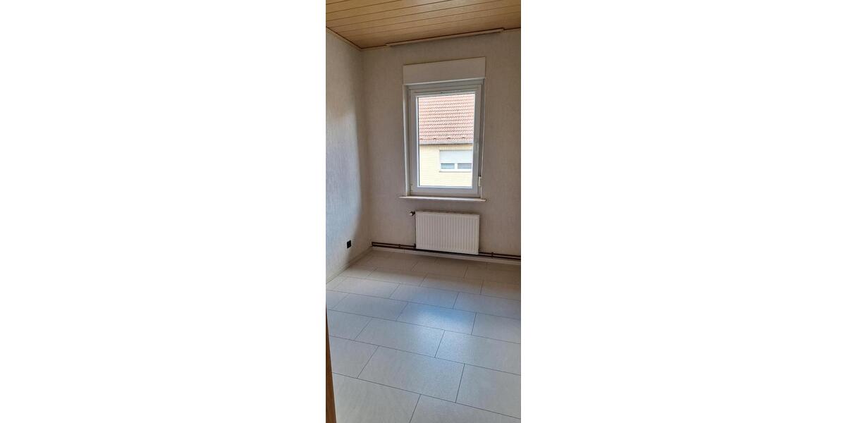 Etagenwohnung Peine - 7 Zimmer, 180 m&sup2;, 1.600&euro; | Angebot:26613104