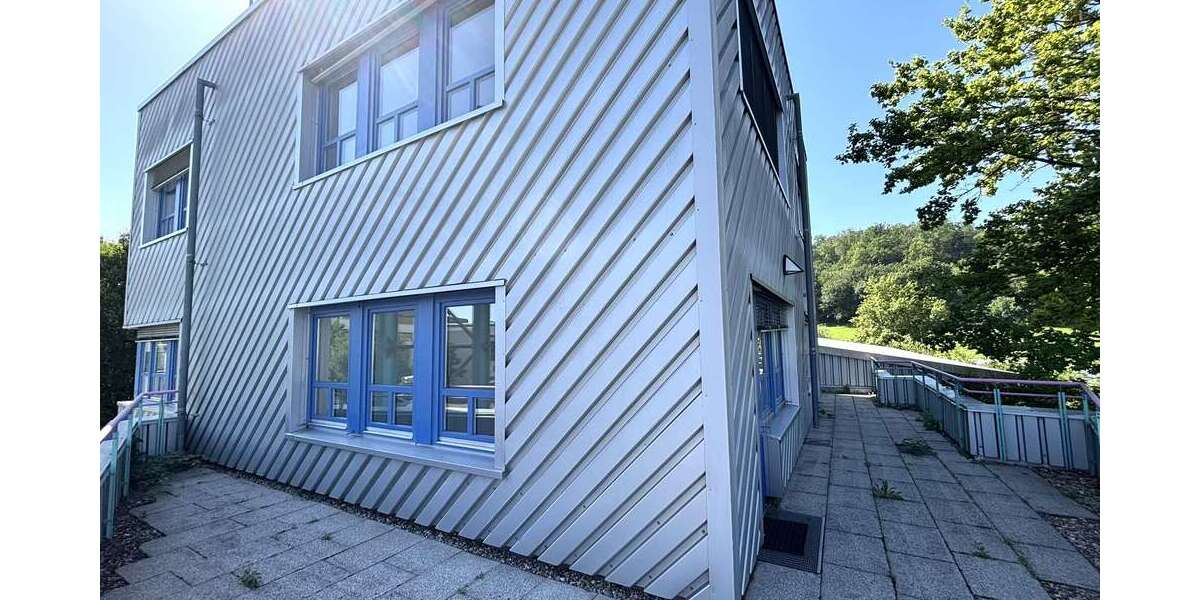 Etagenwohnung Esslingen Oberesslingen - 5.5 Zimmer, 200 m&sup2;, 1.700&euro; | Angebot:26978775