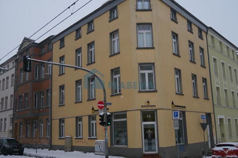 Frisch in Renovierung -> 2-Zimmer-Wohnung mit neuer Einbauküche in zentraler Innenstadtlage zimmer