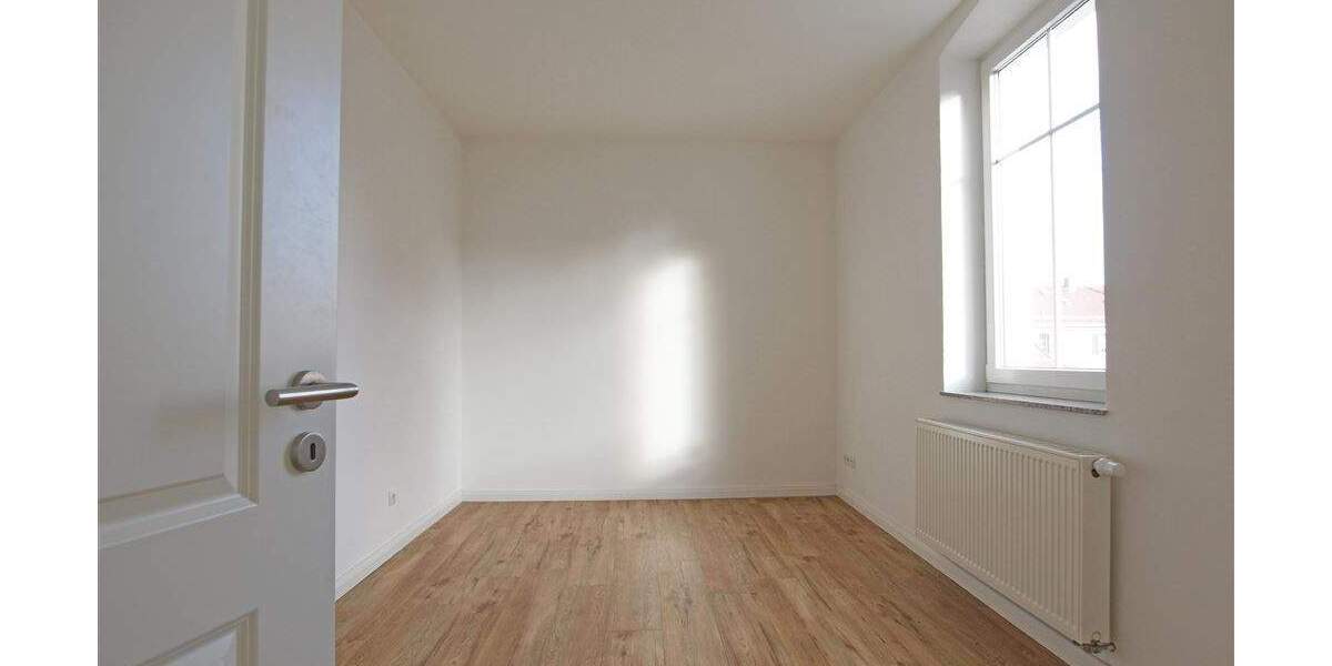 Etagenwohnung Frankenberg - 4 Zimmer, 100 m&sup2;, 600&euro; | Angebot:24388676