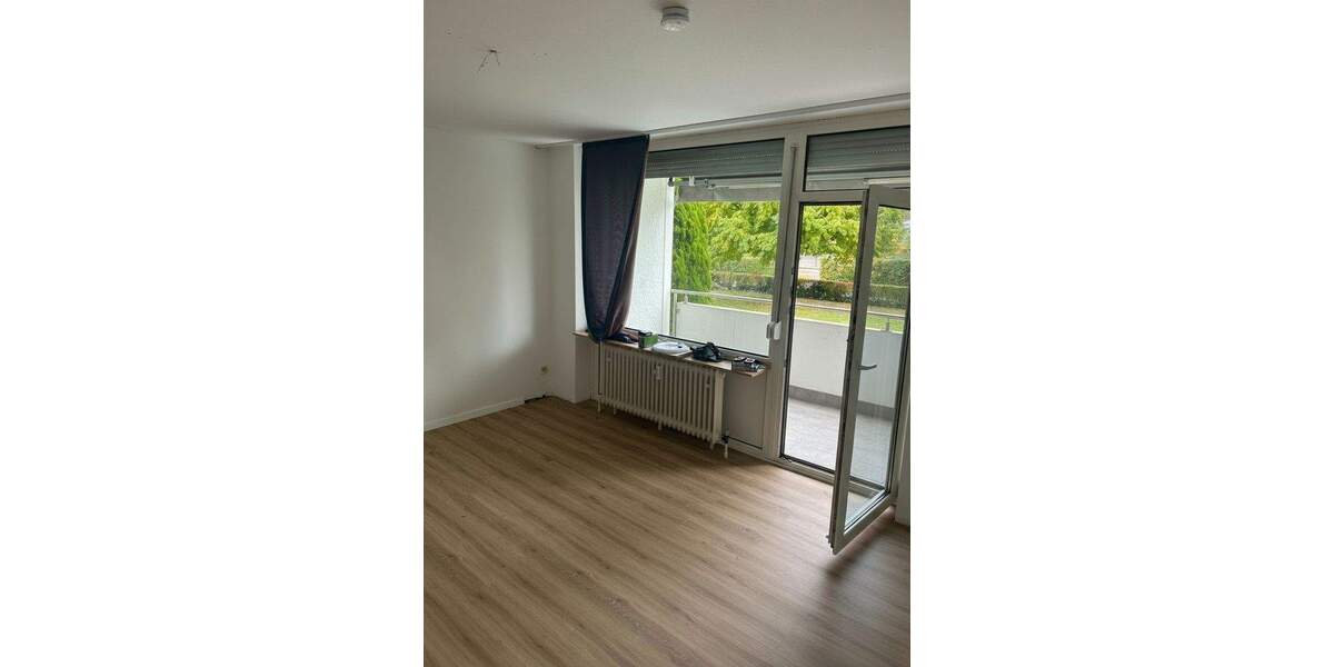 Helle 3,5-Zi-Wohnung mit Balkon & EBK, frisch renoviert gute Anbindung in Bissingen am Bruchwald 3 zimmer