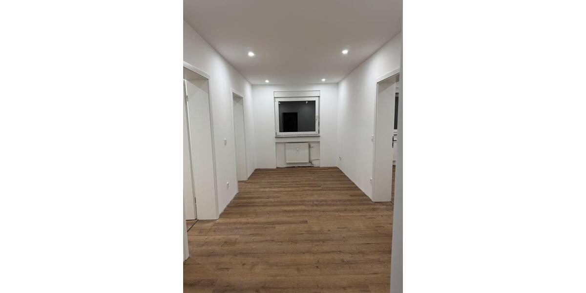 Exklusiv kernsanierte 4–5-Zimmer-Wohnung mit Balkon & Weitblick 4 zimmer