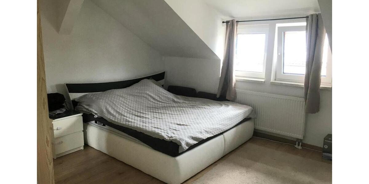 Dachgeschoßwohnung Simbach - 3 Zimmer, 65 m&sup2;, 650&euro; | Angebot:26645201