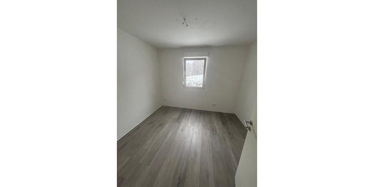 Traumhafte 4-Zimmer Wohnung in Neunkirchen Hangard zu vermieten 4 zimmer