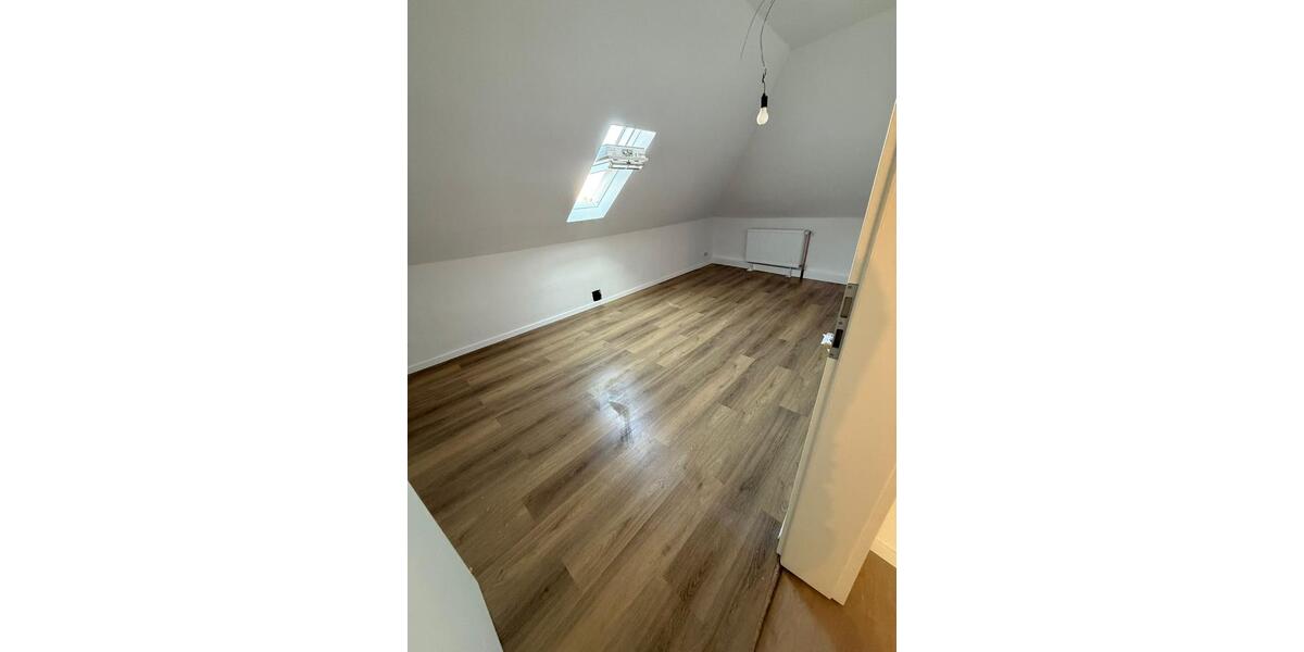 Dachgeschoßwohnung Herten - 4.5 Zimmer, 120 m&sup2;, 1.080&euro; | Angebot:24626723