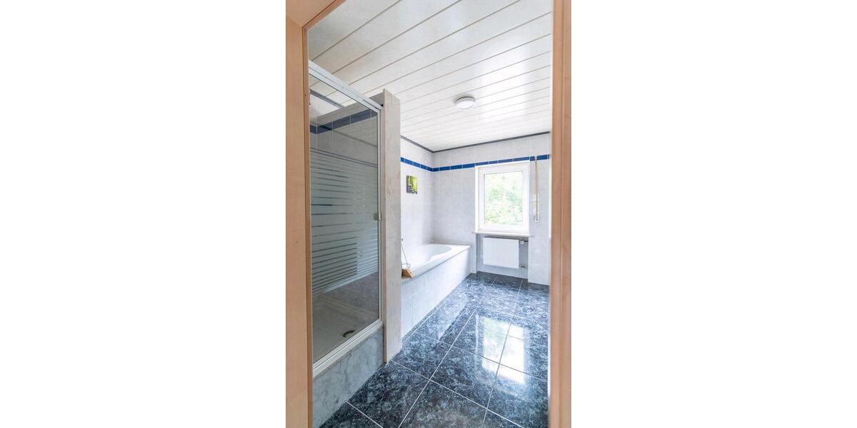 Erdgeschoßwohnung Ebermannsdorf - 3 Zimmer, 125 m&sup2;, 1.000&euro; | Angebot:26045133