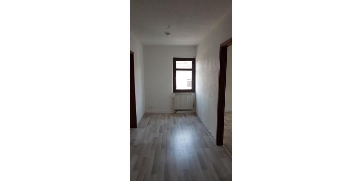 Dachgeschoßwohnung Bischofswerda - 2.5 Zimmer, 75 m&sup2;, 420&euro; | Angebot:26688574