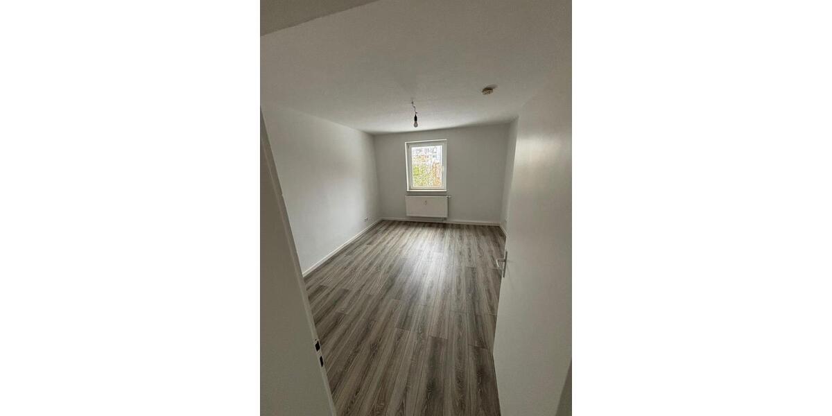 !!ERSTBEZUG NACH RENOVIERUNG!! *Modernes Badezimmer**Helle Räume** 3 zimmer