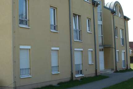 Wohnung Bad Schmiedeberg - 3 Zimmer, 82 m&sup2;, 531&euro; | Angebot:26392576