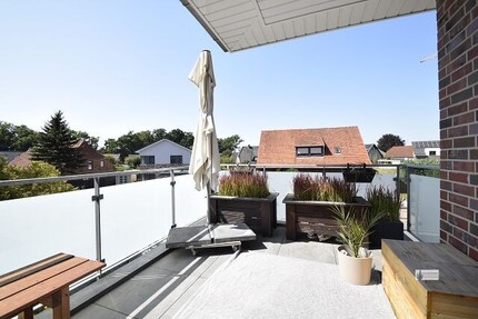 Etagen Whg. im OG Einbauküche kann übernommen werden Garage, West - Balkon