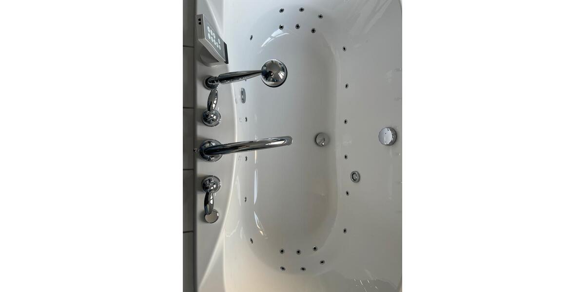 Etagenwohnung Altenburg - 5 Zimmer, 164 m&sup2;, 1.040&euro; | Angebot:23747813