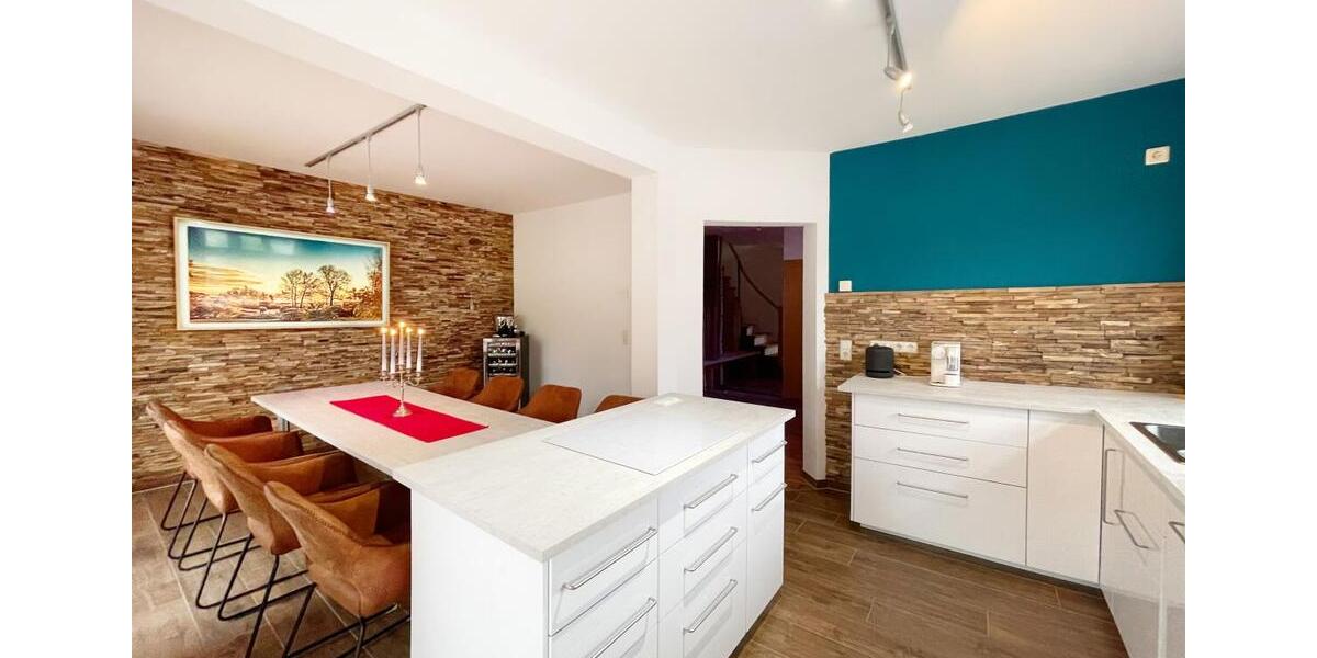 Maisonettenwohnung Bergen auf Rügen - 8 Zimmer, 180 m&sup2;, 2.160&euro; | Angebot:26131588