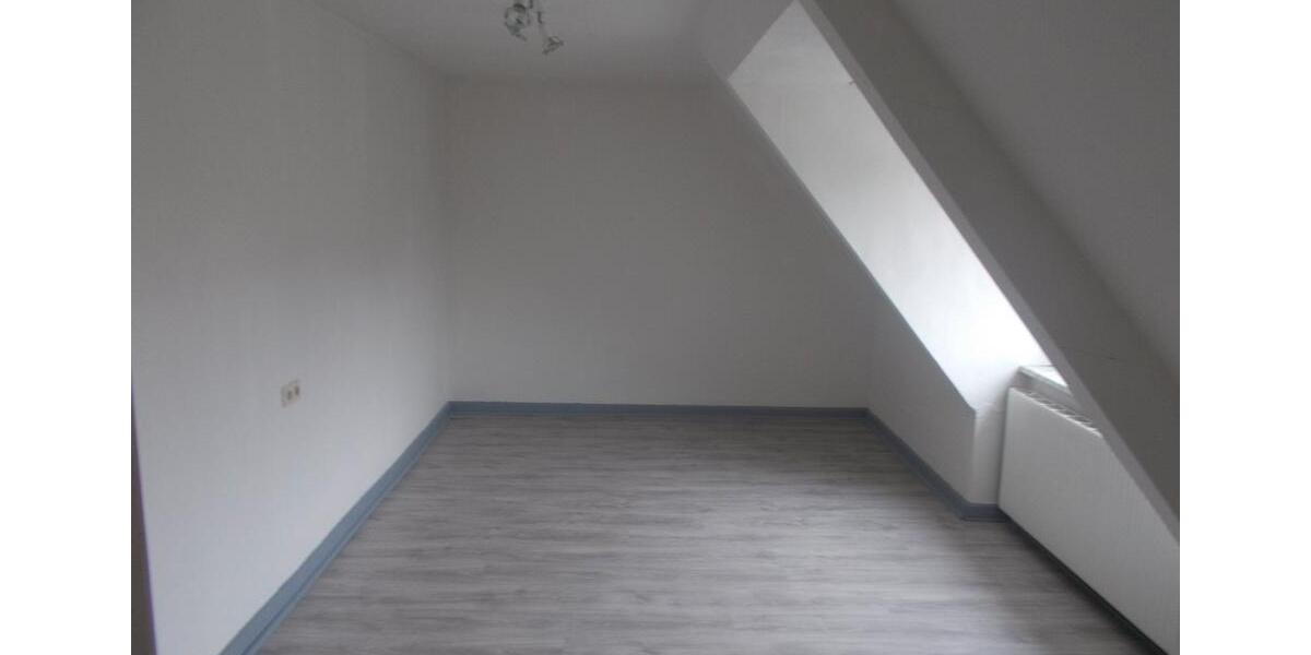 Dachgeschoßwohnung Wohlde - 2.5 Zimmer, 64 m&sup2;, 640&euro; | Angebot:26214960