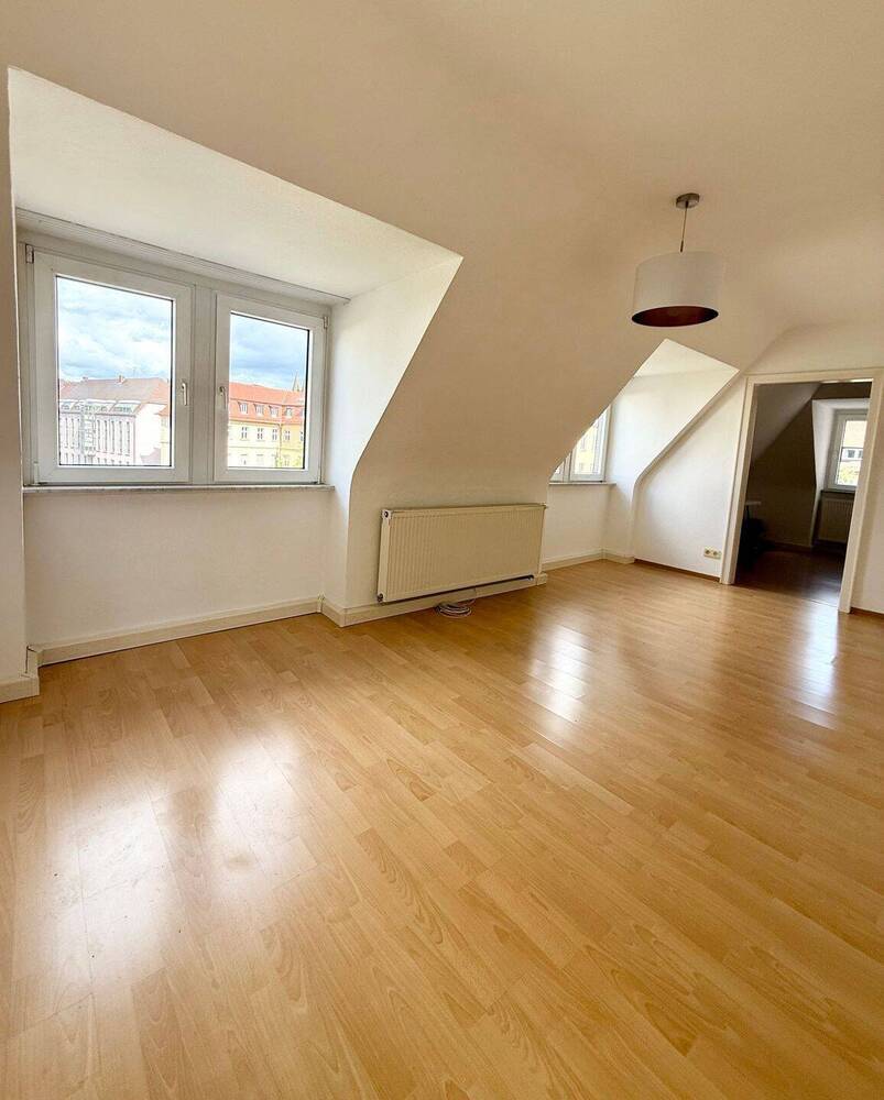 Zentral gelegene 3-Zimmer-Dachgeschoßwohnung in Würzburg...!
