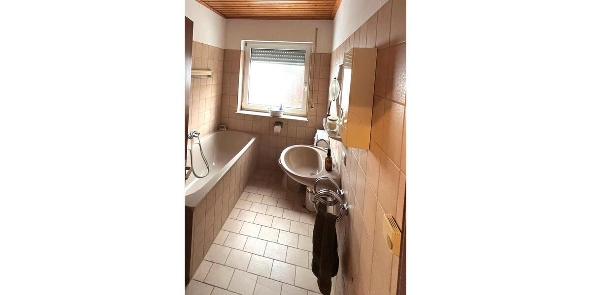 Großzügige Dreizimmerwohnung in zentraler Lage 3 zimmer