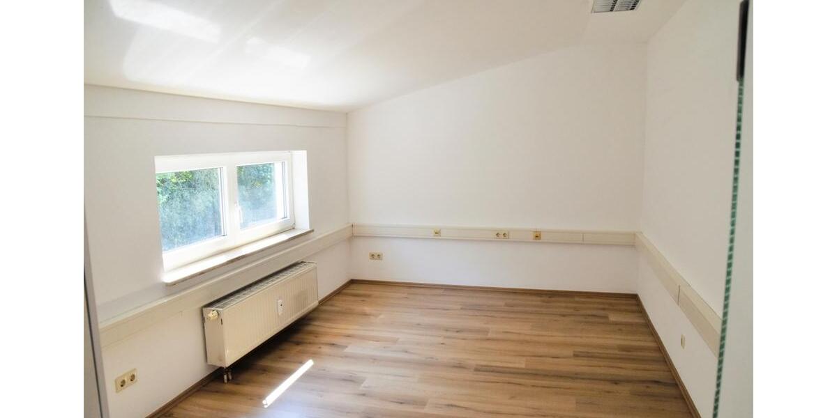 Gewerbeobjekt Karlskron - 1.000&euro; | Angebot:23120228