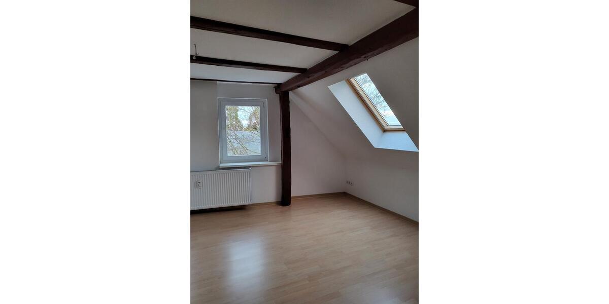 Dachgeschoßwohnung Hecklingen - 4 Zimmer, 80 m&sup2;, 500&euro; | Angebot:24817183