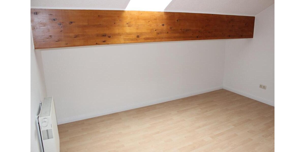 Dachgeschoßwohnung Döbeln - 2 Zimmer, 36 m&sup2;, 250&euro; | Angebot:26563583
