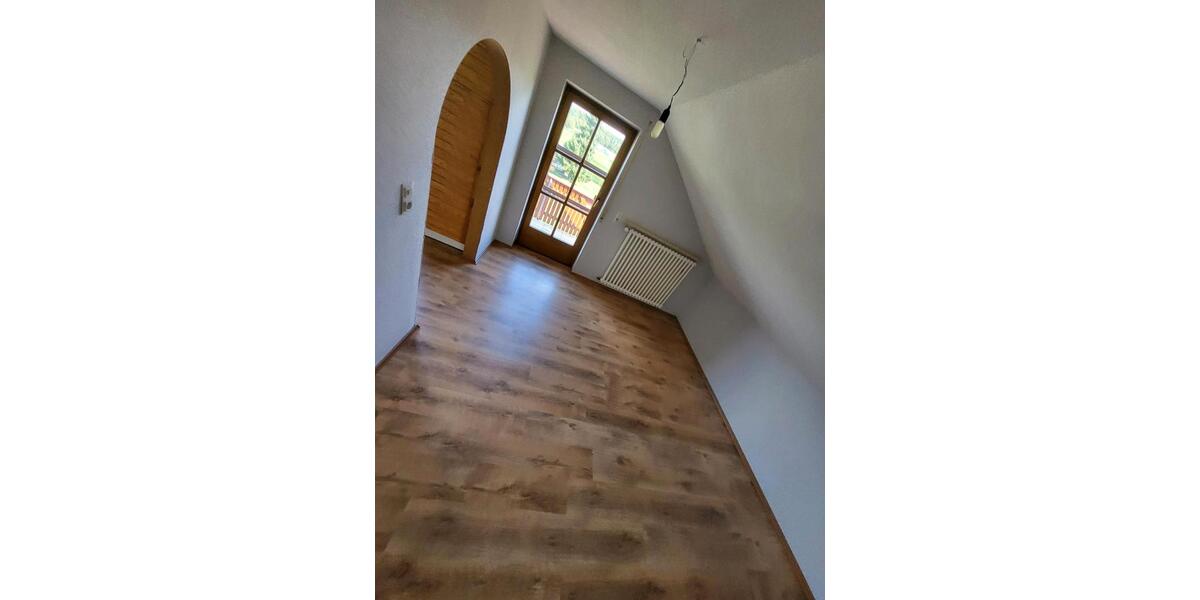 DG-Wohnung hell & gepflegt mit guter Anbindung 3 zimmer