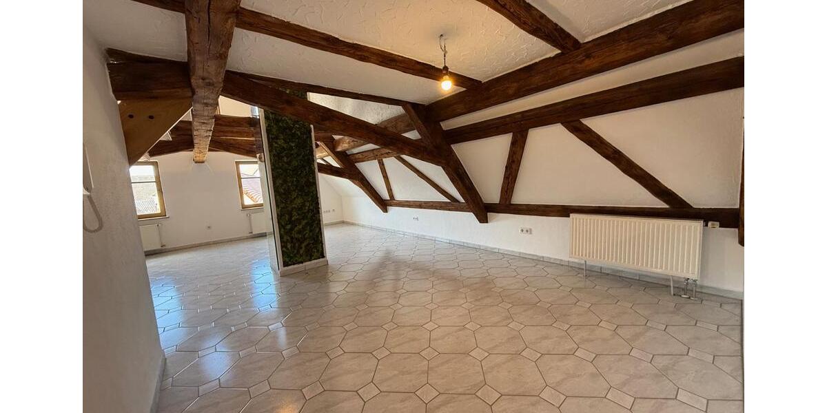 Erdgeschoßwohnung Lonnerstadt - 2.5 Zimmer, 83 m&sup2;, 829&euro; | Angebot:22658313