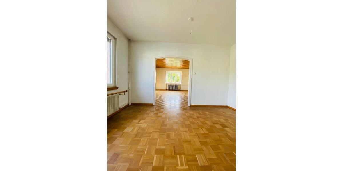 Etagenwohnung Steinen - 4 Zimmer, 142 m&sup2;, 1.300&euro; | Angebot:26646507